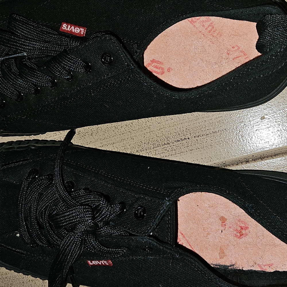 Shoes - Picture 5 of 7